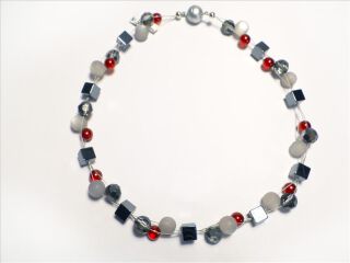 Halskette aus Hämatinwürfeln, rote Wachsperlen und graue Wachsperlen (382)