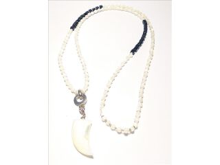 Halskette mit Perlmutt und Glaswürfeln  0583