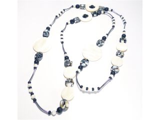 Halskette mit schwarz-weißen Perlmuttscheiben 0569