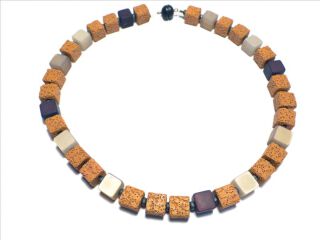 altrosafarbene Halskette mit Lavawürfeln und Hämatin (Bausatz / DIY) B2045