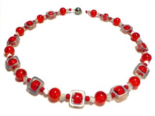 rote Glasperlen Halskette mit Solarisrechtecken (1013)