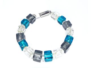 mintgrün-graues Lampworkwürfelarmband 143a